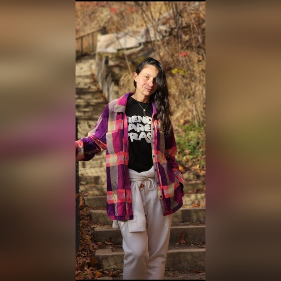 $8 Unlisted - Picture 2 of 13